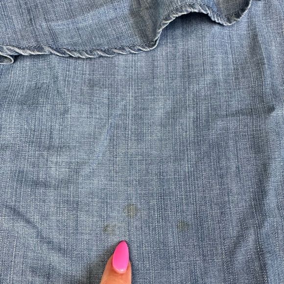 Cloth and Stone sz MD denim cold shoulder top tie corner fits like LG - Picture 7 of 7